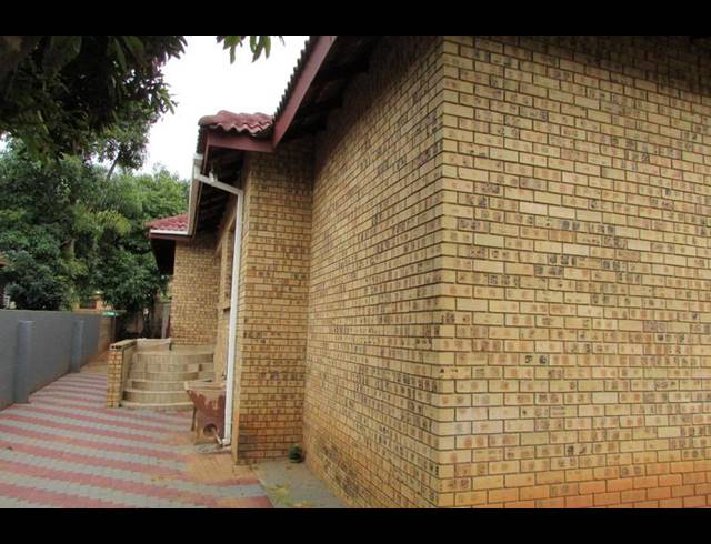 4 BEDROOM HOUSE FOR SALE IN WHITE RIVER EXT 49